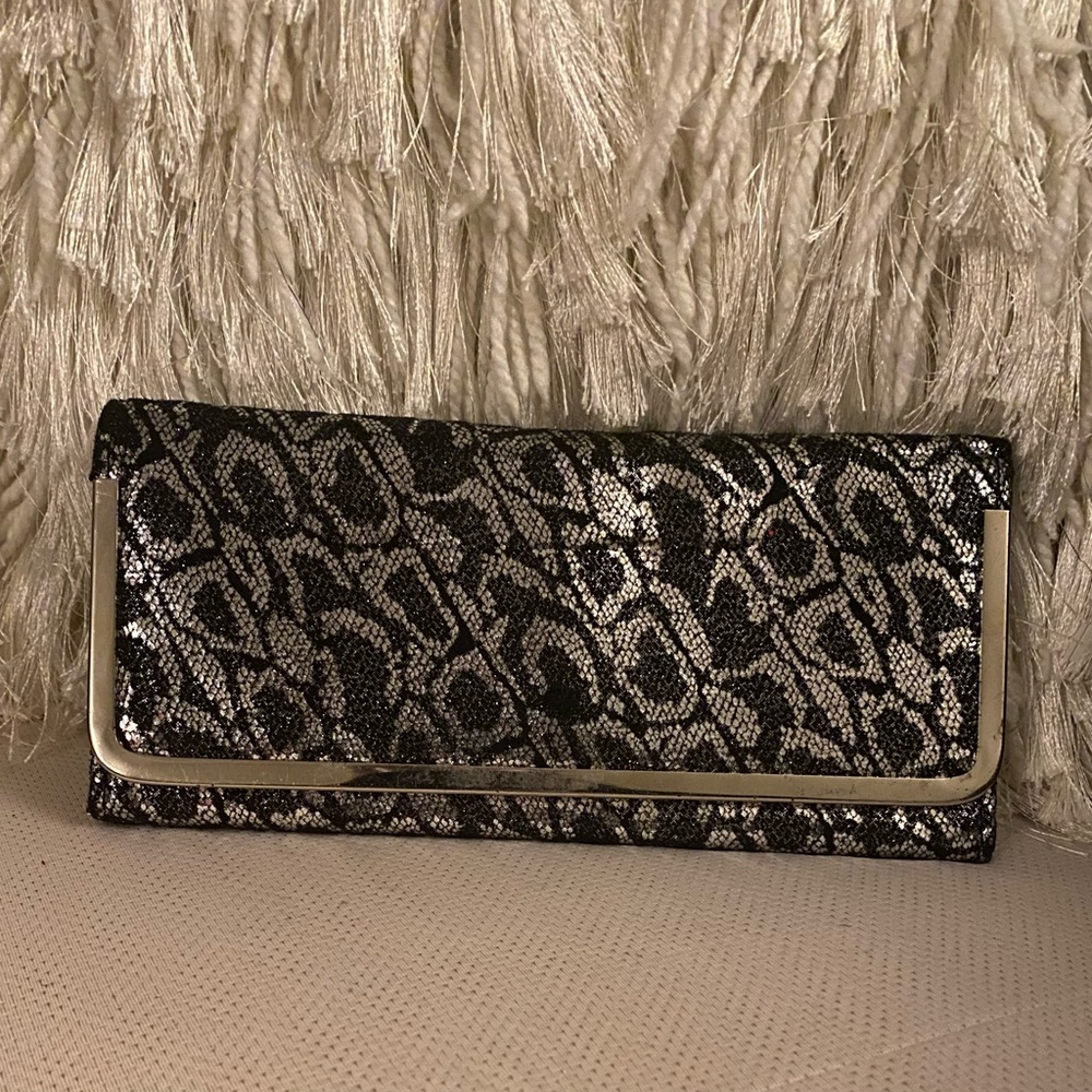Mirror Mirror Silver Black Animal Print Clutch Wallet Magnetic Snap Never Used - Picture 2 of 6